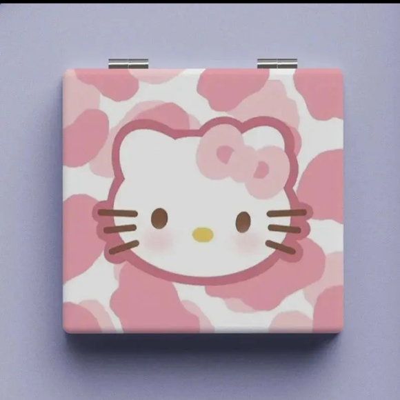 🆕Hello Kitty Compact Mirror. - Picture 1 of 4